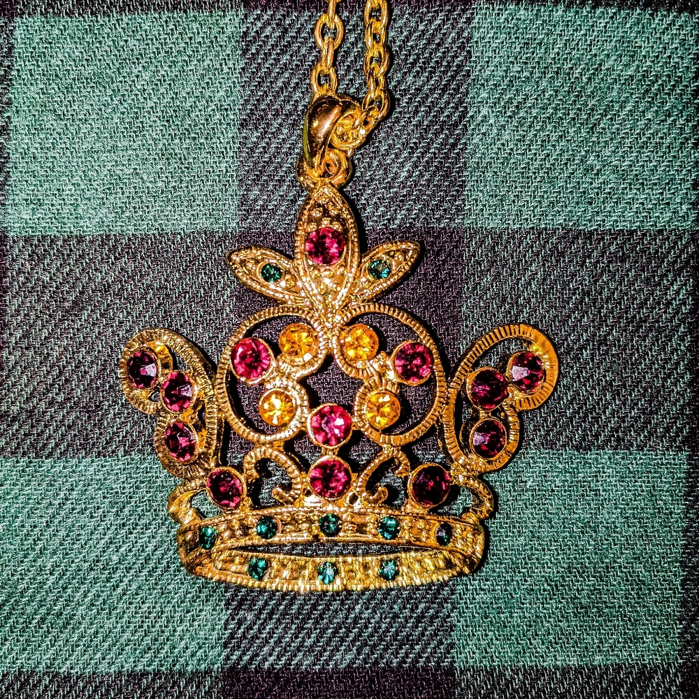 Mardi Gras Gold Crown Royalty Gold Chain Necklace - Picture 5 of 6
